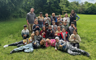 Klasse 3a besucht Bienen im BED